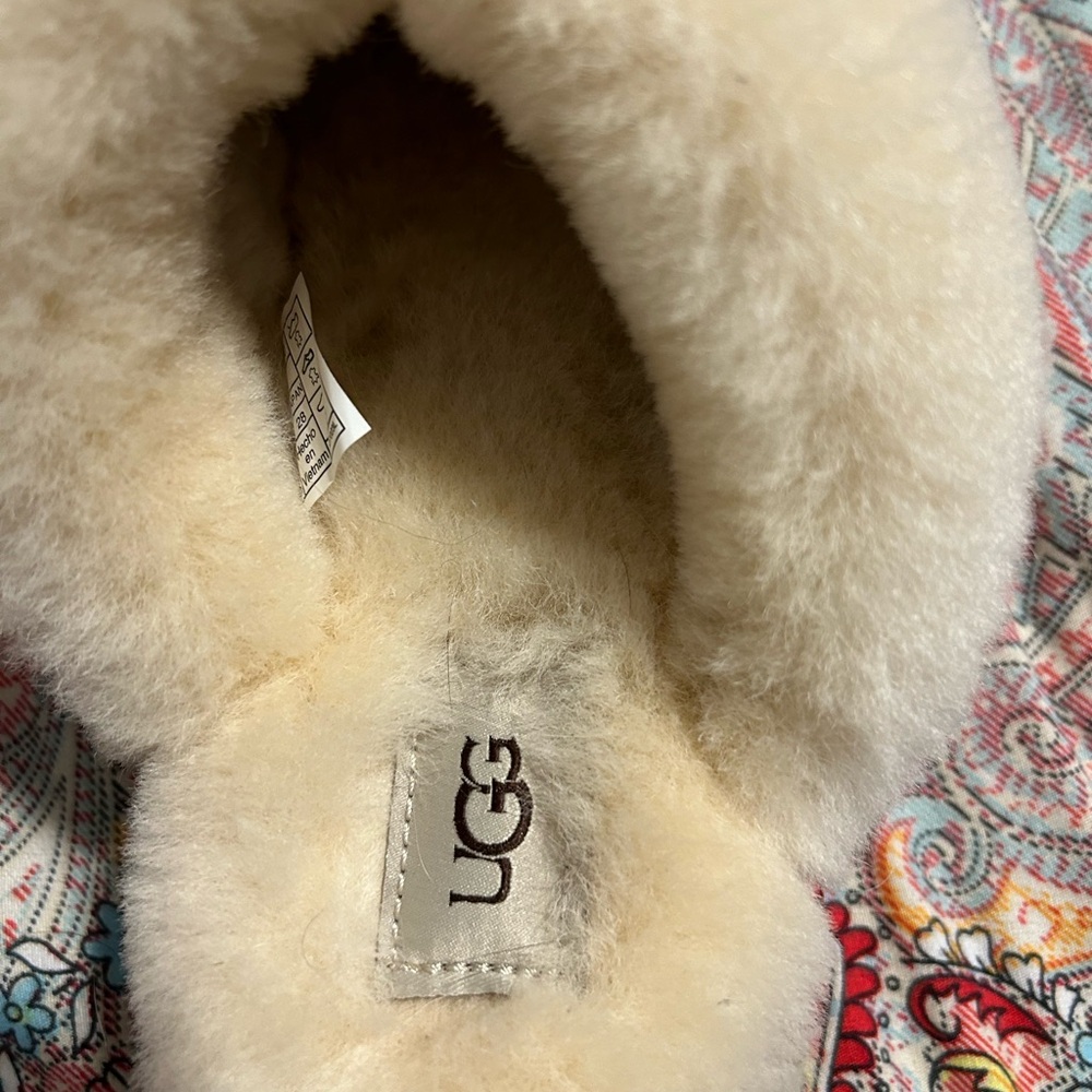 UGG Women's Disquette Slipper.
